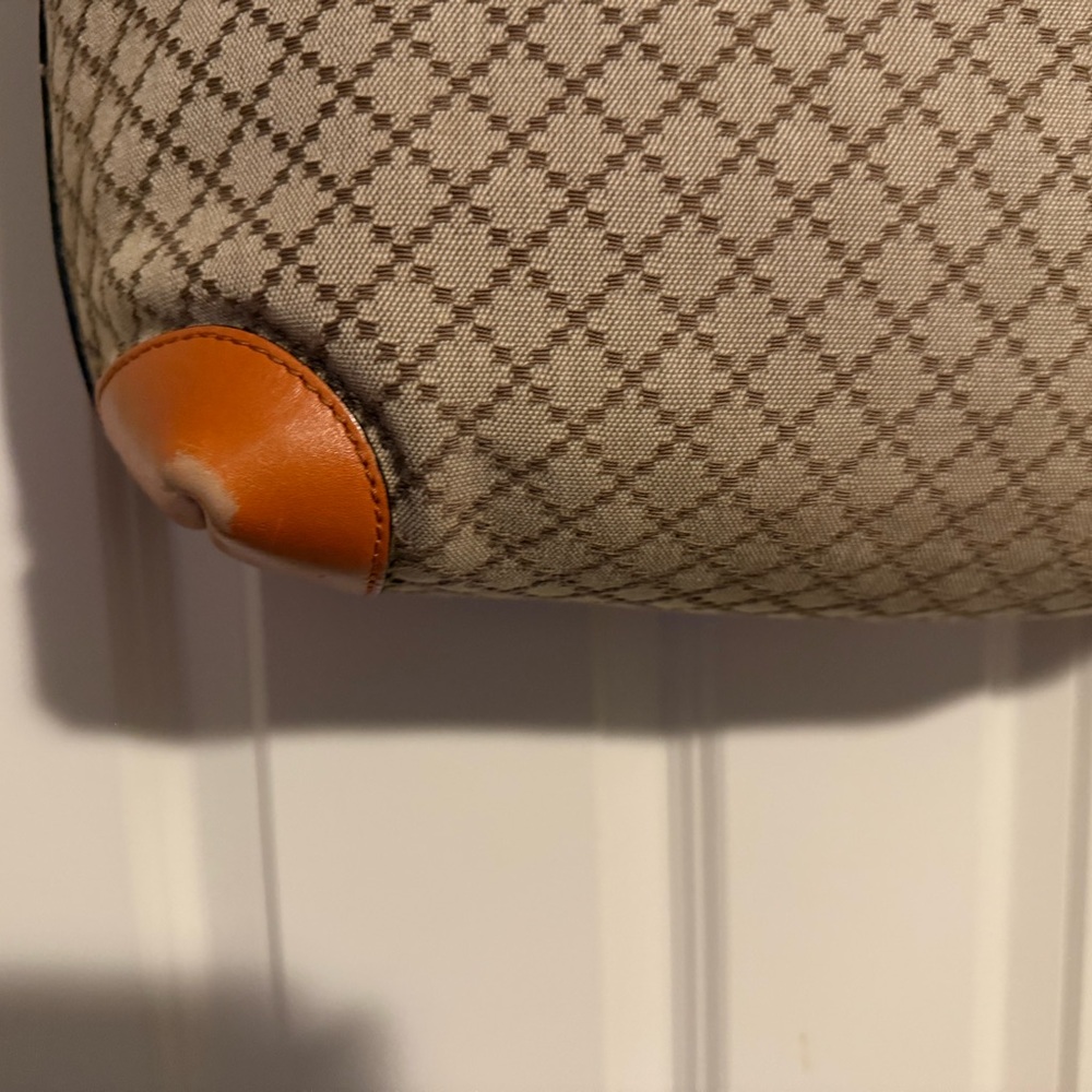 Gorgeous Gucci, Very Clean, Diamanté Large Shoulder Bag, with Built in Pouch. - Picture 6 of 15